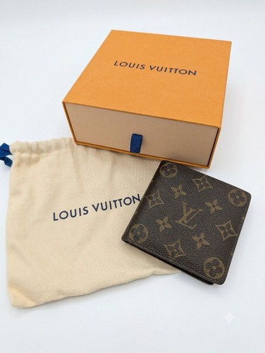 Louis vuitton monogram bifold - louis,