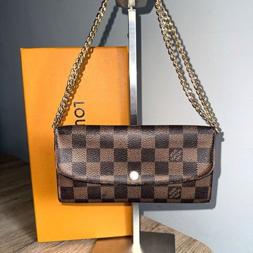 Louis vuitton monogram purse - louis,
